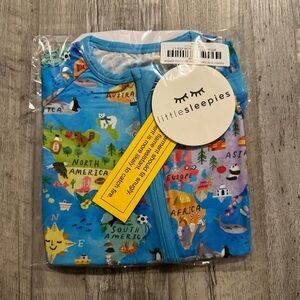 Little sleepies NWT, around the world shortie! 6/12M